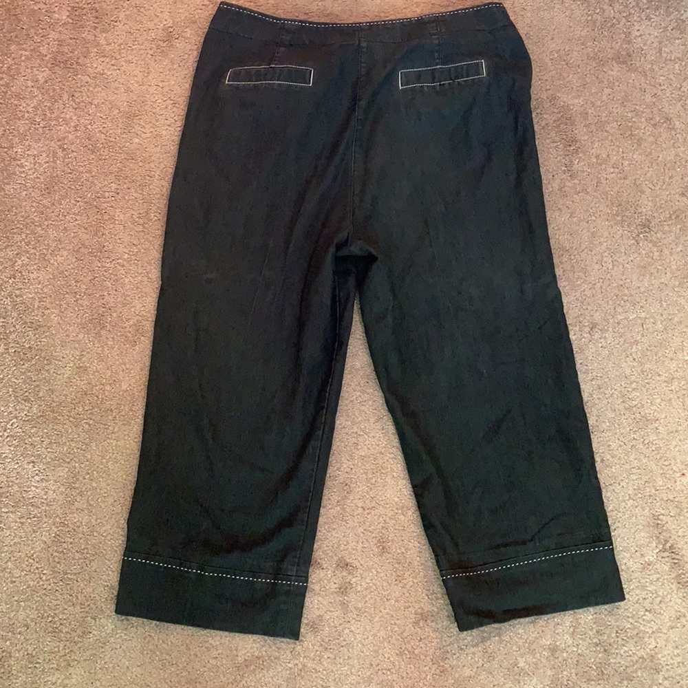 EUC New Directions Charcoal Gray Cropped Pants - Picture 2 of 6